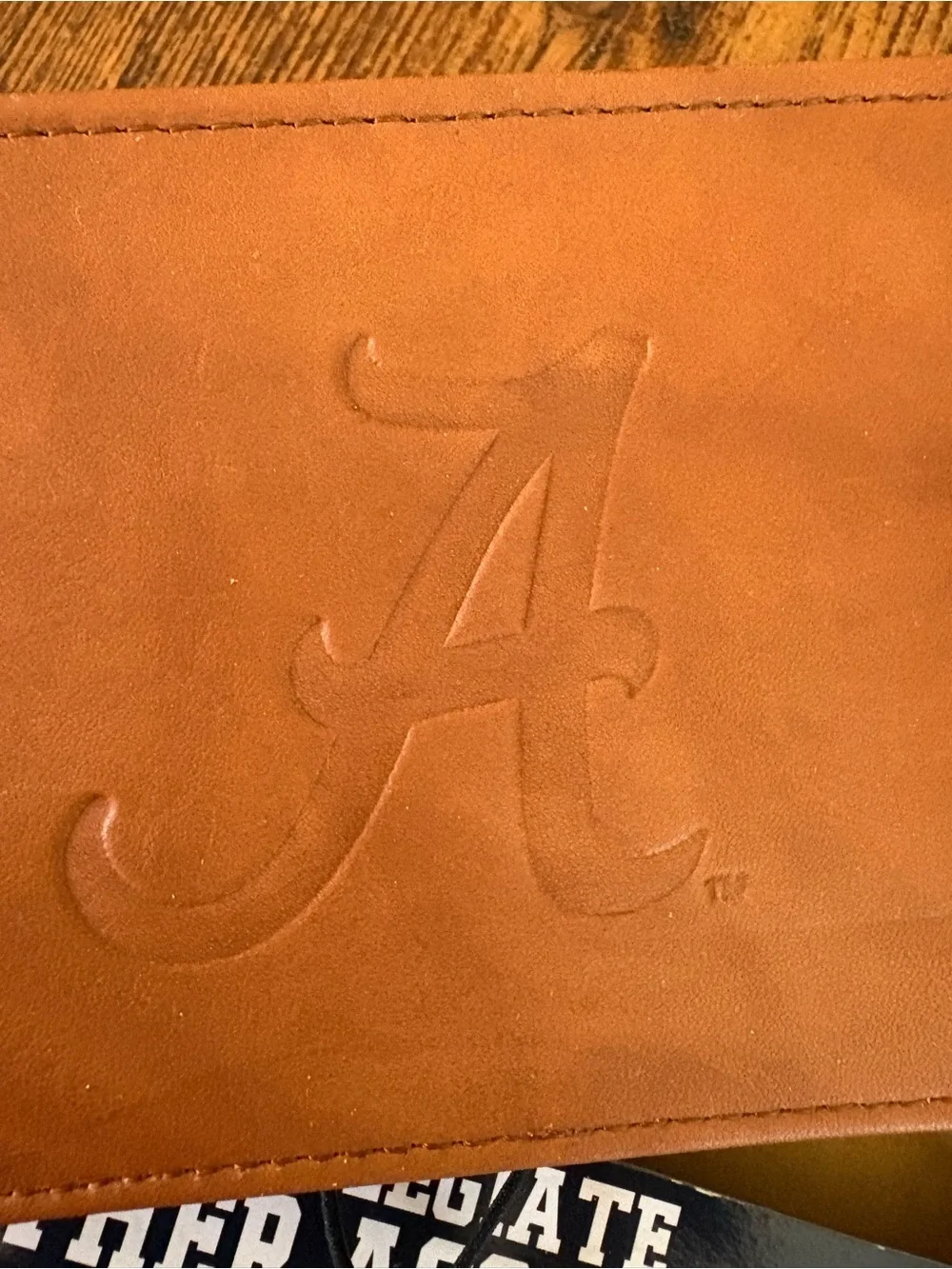 Collegiate NWT Alabama Crimson Tide Leather Wallet Tan